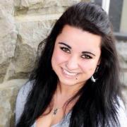 O tânără vâlceancă adoptată în SUA îşi caută familia din România. Maria a postat un mesaj emoţionant pe Facebook: "Despre mine ştiu doar că am fost ..."