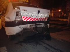 Poliţist rănit la Constanţa, după ce maşina de poliţie parcată a fost lovită de un şofer băut