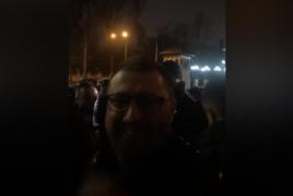 Zeci de persoane protestează în faţa Palatului Cotroceni: "Iohannis şi DNA, la voi e corupţia" (Video)
