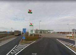Un român şi-a uitat soţia într-o parcare din Ungaria. Femeia a făcut autostopul 300 de kilometri