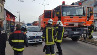 Explozie devastatoare la o casă din Braşov. O femeie a ajuns în stare gravă la spital