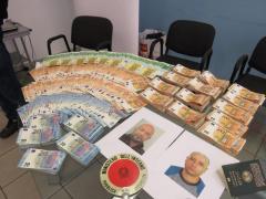 Marinar român de 26 de ani, la un pas de moarte după ce a fost tăiat cu cuțitul, de la ochi la jugulară, de un traficant de droguri, într-un bar din Genova