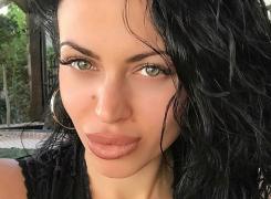 Ea este femeia pentru care doi polițiști au oprit și au ajutat-o să facă pana la mașină: 'Nu le știu numele, dar le cunosc sufletul'