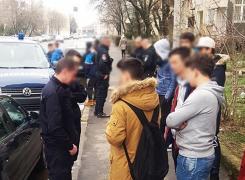 Răfuială cu cuțite între elevii a două licee din Arad: 'Au venit să ne taie! Am sunat la 112'