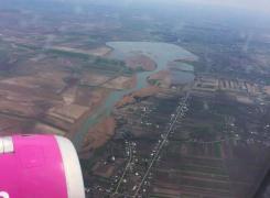 Prețul plătit pentru românii plecați la muncă în Diaspora și care își lasă acasă familiile destrămate: 'Inimi care se rup în două'