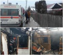 Cadavrele copilului şi al femeii găsite cu gâturile tăiate într-o casă arsă la Tg. Ocna au fost identificate. E vorba de o mamă şi fiul ei de nici trei ani
