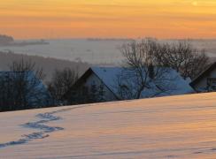 Prima victimă a iernii extreme. Un bărbat a murit de frig chiar lângă casă, la Suceava