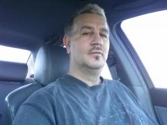 Un român din Arizona a ameninţat că va mitralia mulţimea dintr-o biserică românească: "Să nu plătiţi un preţ amar, cum plătesc şcolile americane!"