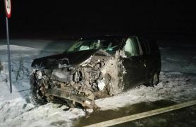 Accident cu două mașini, un camion și un microbuz de transport persoane, în Neamț. Mai mulți oameni au ajuns la spital