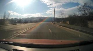 Accident dramatic în Hunedoara, filmat în direct! Un şofer pierde controlul volanului şi plonjează cu maşina în râul Cerna (Video)