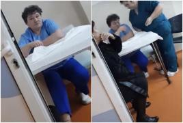 Imagini şocante într-un spital din România! Infirmiere filmate când sparg şi scuipă semințe lângă un pacient cu arsuri grave (Video)