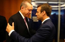 Erdogan îl asigură pe Macron că 'nu râvneşte' la teritoriul Siriei. Şeful diplomaţiei turce: 'Nu suntem Franţa, care a invadat Algeria'