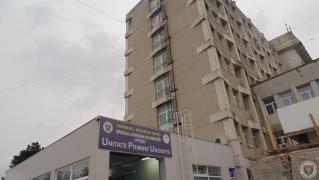 Groază la Spitalul de Urgenţă Argeş. Un bărbat internat la Cardiologie s-a aruncat pe geam, de la etajul 6. Omul a murit pe loc