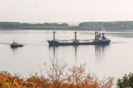 Navigaţia pe Dunăre, oprită în Caraş-Severin. Rafalele de vânt au depăşit 85 kilometri pe oră