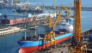 Exporturile României sunt în creştere, dar mai mici decât importurile (INS)