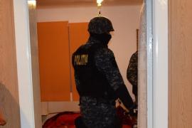 4 ţigani au dat lovitura vieţii, la Iaşi. Au prădat doi bătrâni de aproape 100.000 de euro