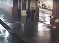 Angajatul unei spălătorii a fost omorât dintr-un pumn de un cocalar cu BMW pentru că nu a vrut să îi spele maşina (Video dramatic)