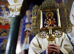 Un poliţist local a fost făcut KO de un preot după ce l-a amendat pentru parcare neregulamentară