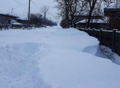 Reacţia incredibilă a unei poştăriţe pentru 'puturoşii' din comună: 'Pentru puturoşi nu sunt ajutoare! Ieşiţi la deszăpezit' (Video)