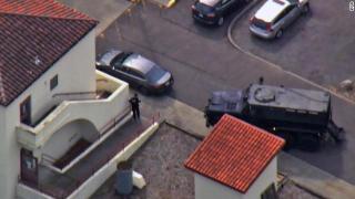 Patru persoane, între care trei femei, luate ostatice în Statele Unite, au fost găsite moarte în clădirea în care au fost închise