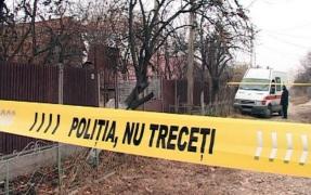 O mamă din Dâmboviţa şi-a găsit fiul atârnând de un prun, fără viaţa, după ce abia îl salvase odată de la spânzurătoare