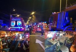 Accident cumplit în Capitală! Un SMURD care a preluat o persoană rănită s-a defectat în drum spre spital (Video)