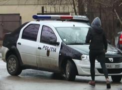 Descoperire înfiorătoare la ghena de gunoi! O tânără a fost ucisă, dezmembrată, băgată într-o valiză şi aruncată la tomberon (Foto)