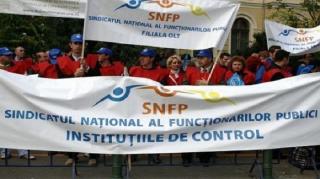 Sindicatul Naţional al Funcţionarilor Publici anunţă proteste, din cauza salariilor scăzute