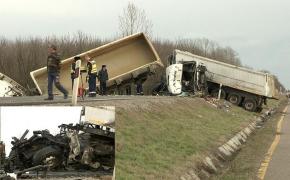 Două camioane s-au făcut praf în apropiere de Vama Borș. Momentul impactului devastator surprins de un alt șofer (Video)