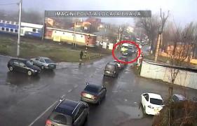 Doi tineri au fost spulberaţi de tren, după o ceartă în trafic! Nenorocirea a fost surprinsă de camerele de supraveghere (Video)