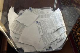 Alegeri prezidenţiale în Rusia. Mai mulţi alegători acuză că angajatorii îi presează să iasă la vot şi le cer dovada