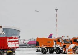 Zboruri amânate pe aeroportul Otopeni din Capitală, după ploaia îngheţată: 'Nu se decolează, nu se ştie cât va dura'