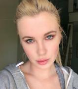 Fiica actorului Alec Baldwin a pozat goală, pentru PETA. Pictorial de senzaţie cu frumoasa blondă