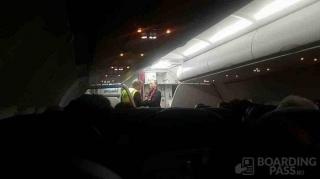 O cursă Wizz Air Larnaca - București, întoarsă la rampă din cauza unor probleme la motor