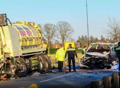 Carnagiu cu români pe o şosea din Olanda. Cinci tineri şi-au pierdut viaţa după ce un microbuz a fost spulberat (Foto)