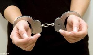 Angajată ANAF, prinsă în flagrant în timp ce primea mită pentru un dosar de restituire a taxei auto