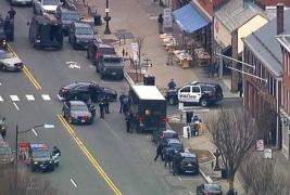 Un bărbat înarmat a intrat într-un restaurant, în campusul Universităţii Princetown (video)