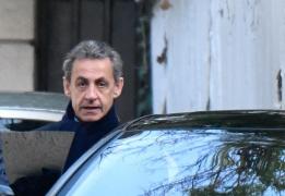 Sarkozy a fost eliberat din arest. Fostul preşedinte francez, acuzat că și-a finanțat campania din 2007 cu bani de la Kadhafi