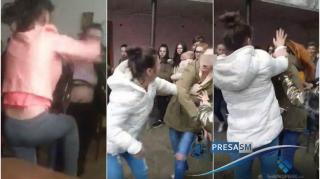 Bătaie cruntă între eleve, la un liceu din Satu Mare. Fetele îşi împart pumni şi picioare chiar în sala de clasă, spre amuzamentul colegilor (Video)