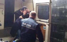 Bărbatul care şi-a înjunghiat iubita la Centrul victimelor violenţei din Râmnicu Sărat, arestat pentru 30 de zile