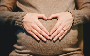 Primarul Capitalei vrea să dea bani femeilor gravide. Anunțul făcut în urmă cu puțin timp de Gabriela Firea