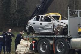 Un român de 17 ani a furat o maşină şi, urmărit de poliţia elveţiană, a ajuns cu ea într-o prăpastie. A scăpat fără vreo zgârietură