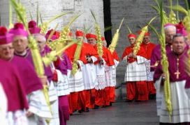 Catolicii sărbătoresc Floriile. Procesiune religioasă şi în Bucureşti