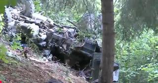 Accident grav la Cheia. Un şofer de camion a intrat cu viteză în curbă şi s-a prăbuşit într-o prăpastie adâncă de 30 de metri