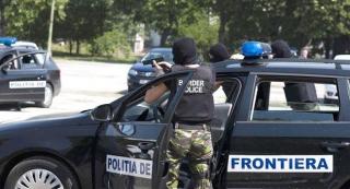 Tânăr prins la Vama Cenad încercând să scoată ilegal din ţară un copil de 6 ani