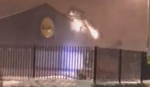 Video: un magazin Lidl a fost demolat de hoți cu excavatorul