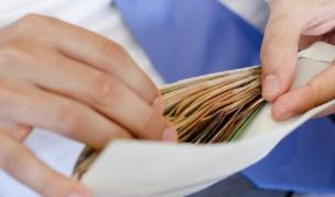 Avere uriaşă strânsă de un medic de familie din Botoşani din reţete compensate, ajutat de o farmacistă