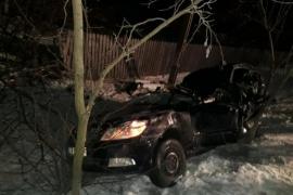 Accident groaznic la Iaşi. Un tânăr a murit izbindu-se cu maşina de un stâlp, după o ieşire la discotecă