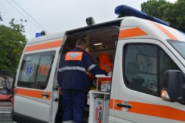 Un bătrân a făcut infarct la coadă, în primăria din Lugoj. Medicii n-au mai putut să-l salveze