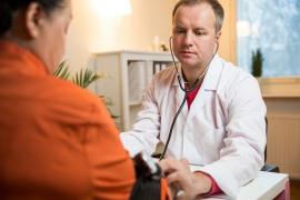 Peste 50% din români evită să meargă la doctor. Uite ce controale medicale ar trebui să faci anual